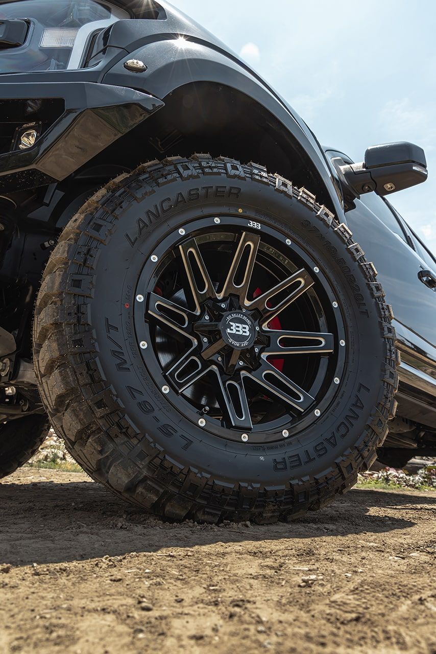 BBB H137 LB4 18x9 Gloss Black Milled 5x127/5x139.7 +0mm 78.1mm