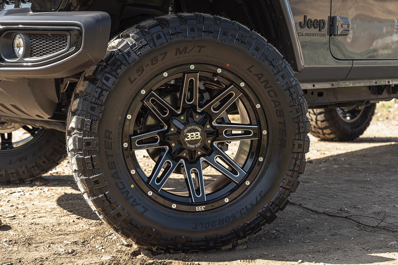 BBB H137 LB4 18x9 Gloss Black Milled 5x127/5x139.7 +0mm 78.1mm